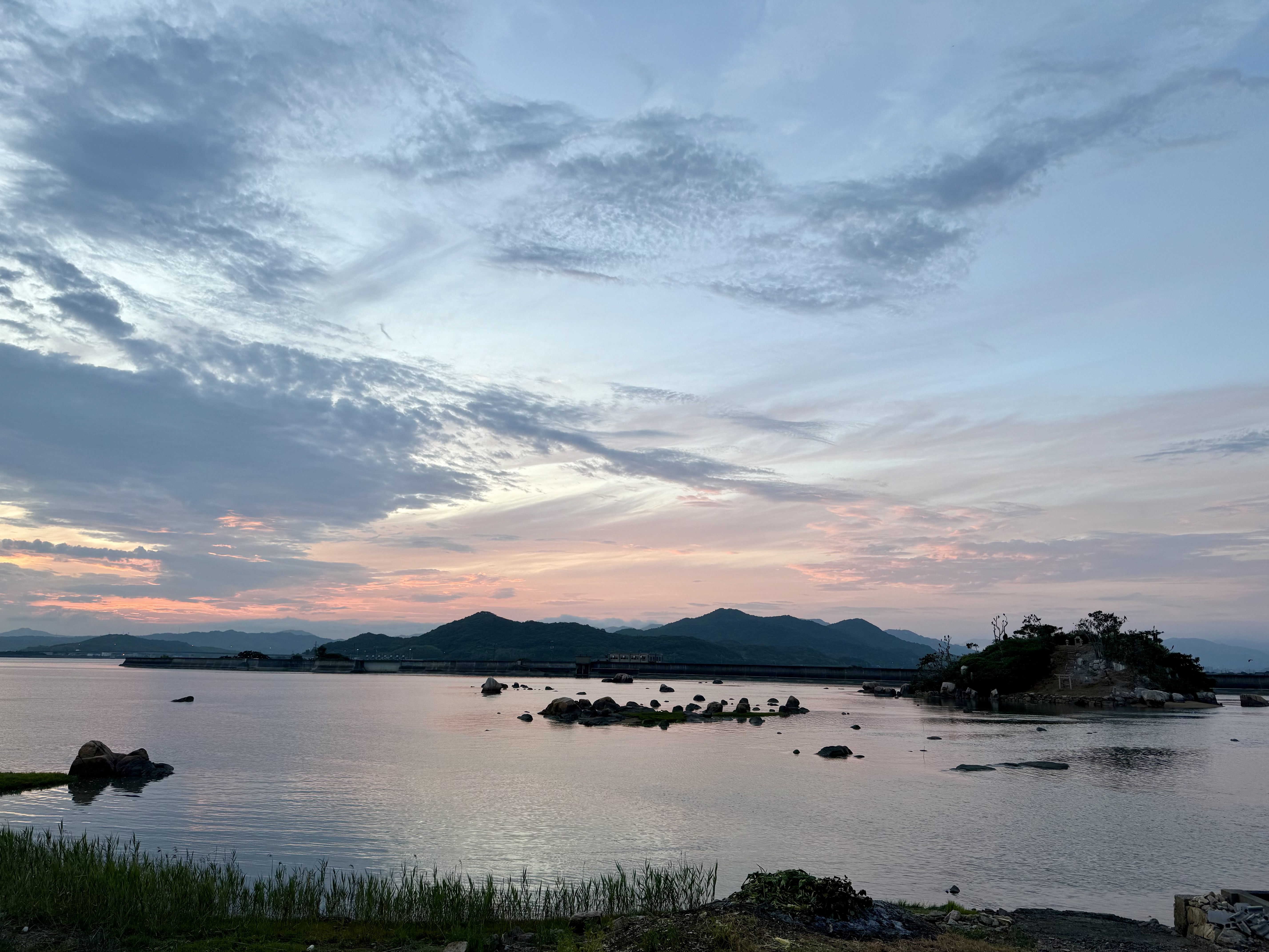 山口県の鰻の漁場の夕陽の風景